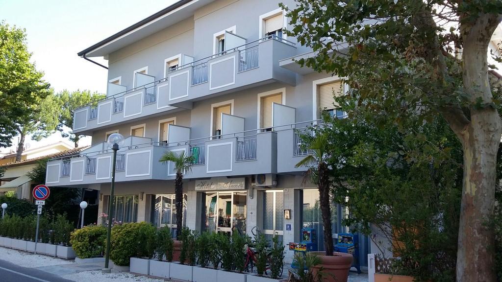 Hotel Ancora Cesenatico Esterno foto