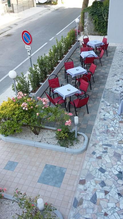 Hotel Ancora Cesenatico Esterno foto