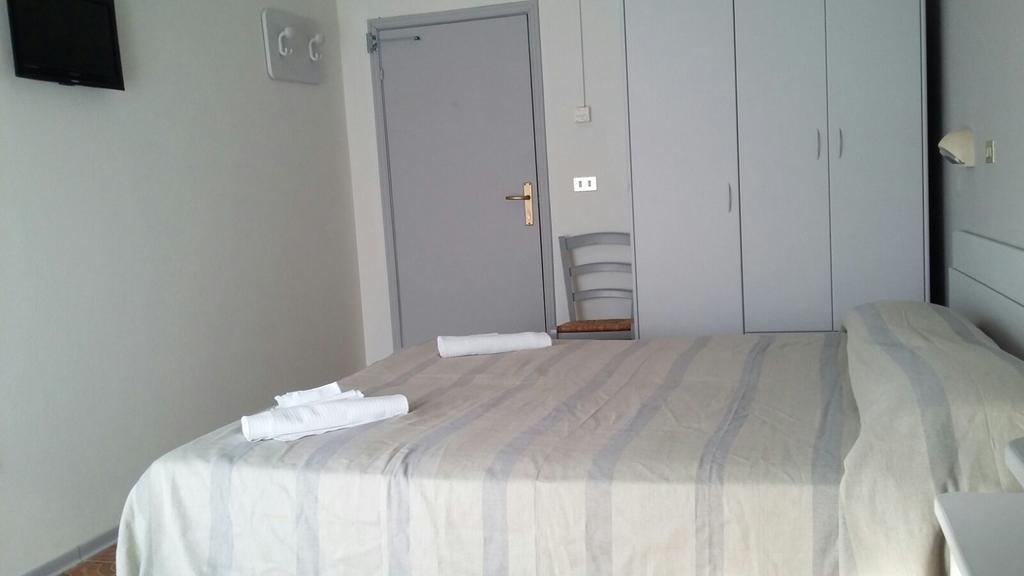 Hotel Ancora Cesenatico Esterno foto
