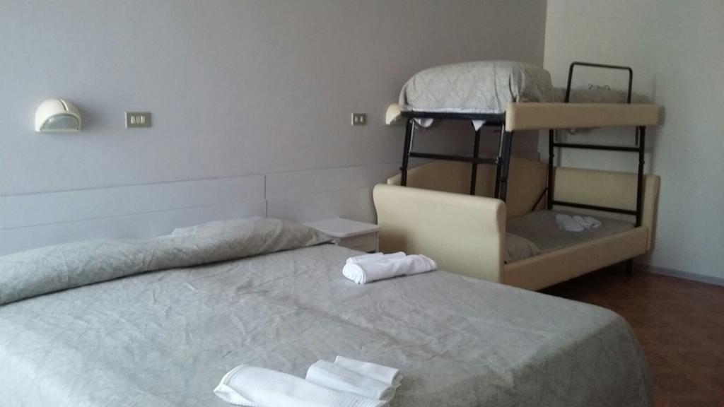 Hotel Ancora Cesenatico Esterno foto