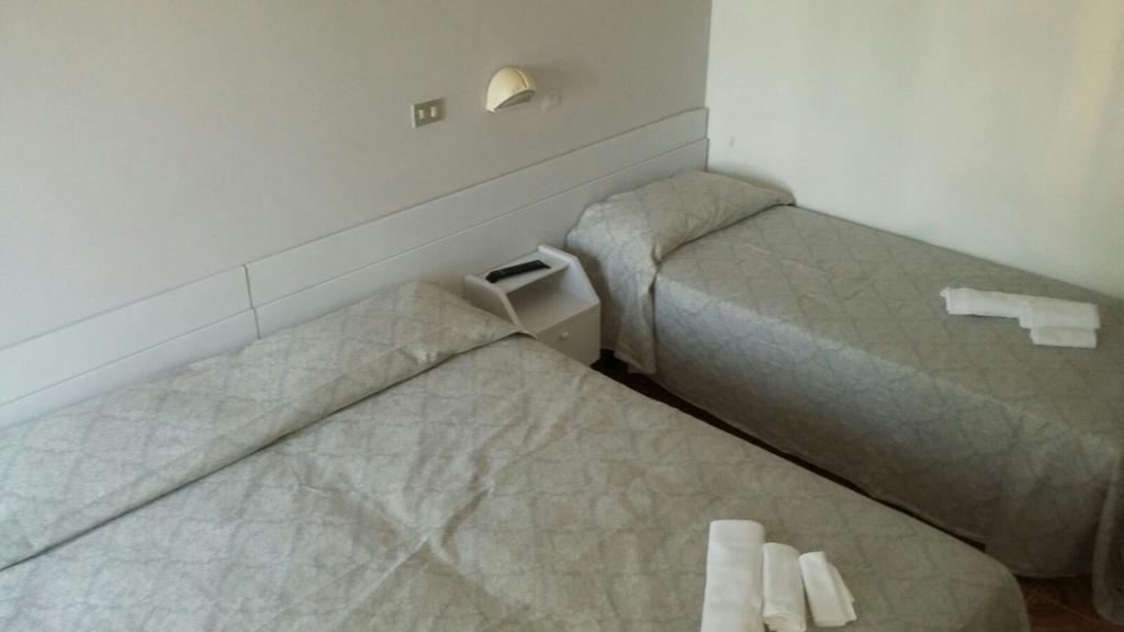 Hotel Ancora Cesenatico Esterno foto